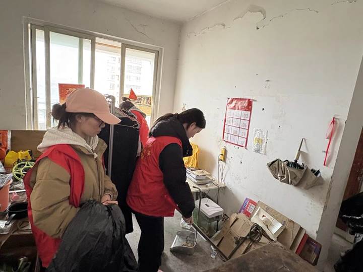 d9b99936b946bfdf05aee40718e9806b