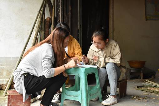 说明: C:\Users\acer\Desktop\计算机与电子信息学院 关爱儿童 7月13日\计算机与电子信息学院 关爱儿童 7月13日\照片\6.JPG